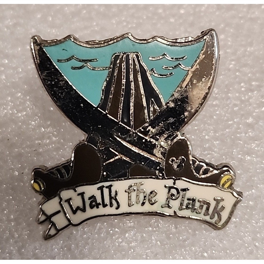 Disney Pin Pirates of the Caribbean Walk the Plank Cast Lanyard Disneyland 44505